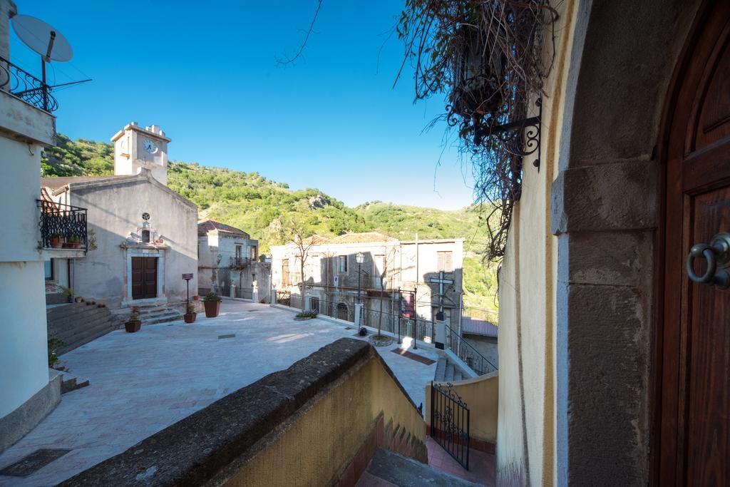 The Clock Houses Borgo Gallodoro Летоянни Экстерьер фото